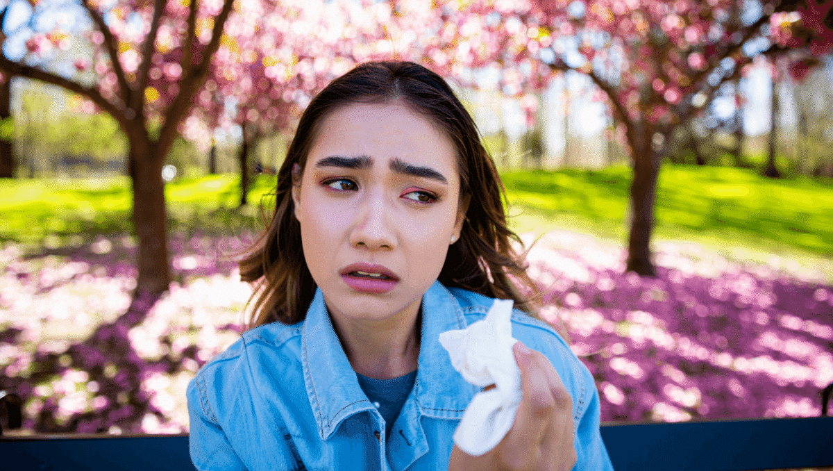 Allergies au pollen : pourquoi les symptômes s’aggravent fortement
cette année selon un médecin et les solutions concrètes pour les
soulager