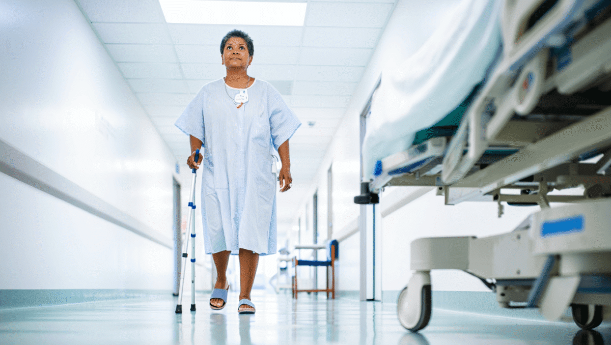 Voici combien de pas il faudrait faire après une opération : vous
pourriez réduire les complications jusqu’à 90 jours, selon une
étude