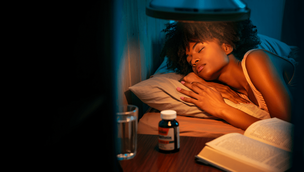 Prendre de la mélatonine pour mieux dormir : bonne ou mauvaise idée ?