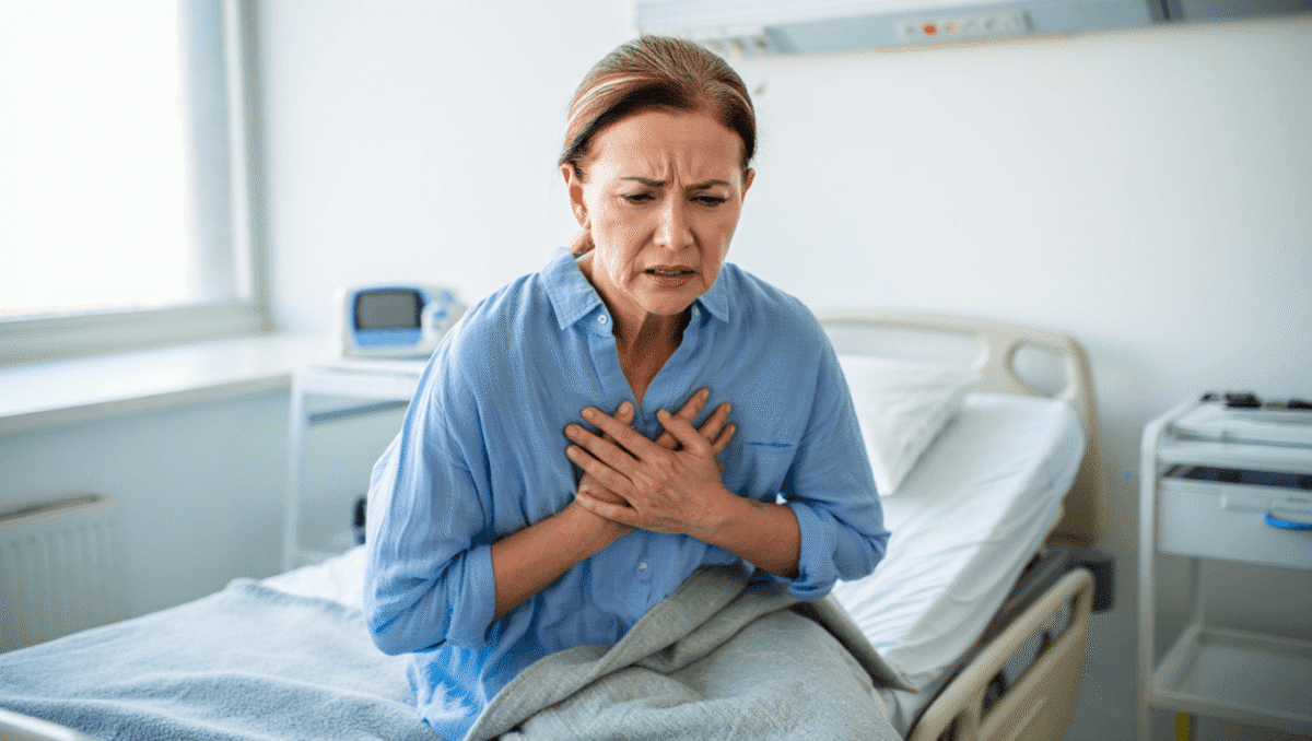 Médecine Générale – 20 févr. 2023Mal au cœur : quelles sont les causes ?Douleur aiguë au niveau de la poitrine, sensation de pointe au cœur ou de pincement ? Nos médecins vous disent quoi faire si vous avez mal au coeur.En savoir plus